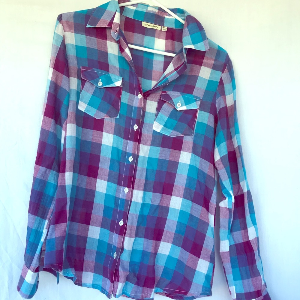 Cotton daisy top light weight button down